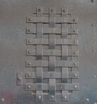 De traforuimte had dikke stalen deuren, ventilatie via een stalen vlechtwerk.
              <br/>
              Richard Keijzer, 2014-04-02